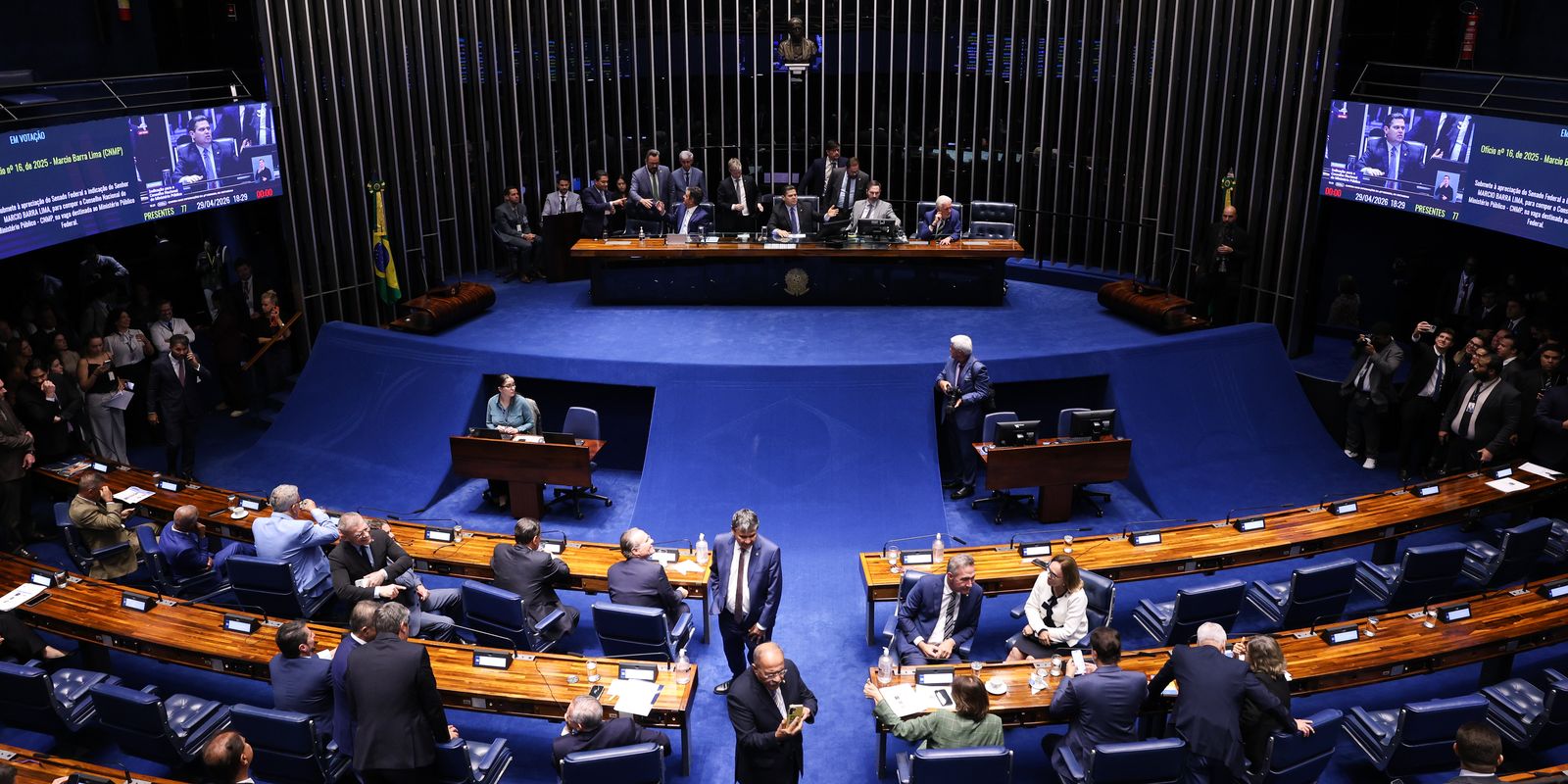 Alcolumbre trava tramitação da PEC do fim da 6x1 no Senado