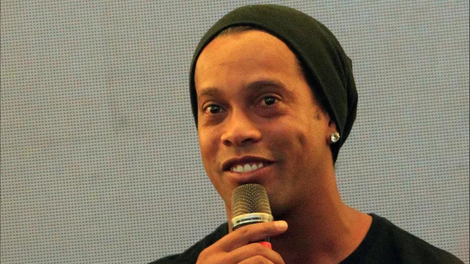 Ronaldinho Gaúcho anuncia volta aos gramados pelo italiano Ravenna 